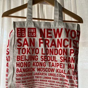 UNIQLO GRAPHIC TOTE BAG